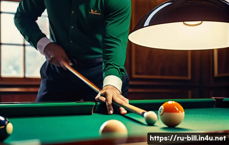 당구 라샤 종류 비교 - A close-up, highly detailed image of a billiard cue coated with glossy polyurethane lacquer, showing...